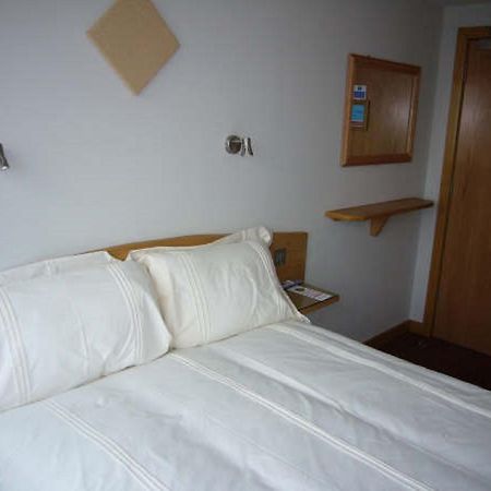 הונסלו Rosemount Hotel Heathrow מראה חיצוני תמונה