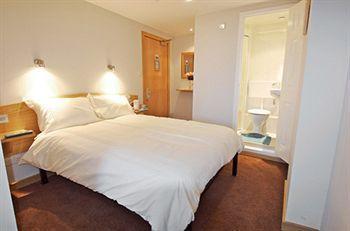 הונסלו Rosemount Hotel Heathrow מראה חיצוני תמונה