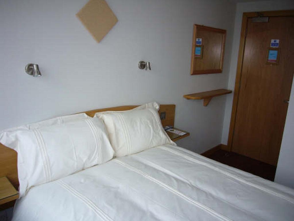 הונסלו Rosemount Hotel Heathrow מראה חיצוני תמונה